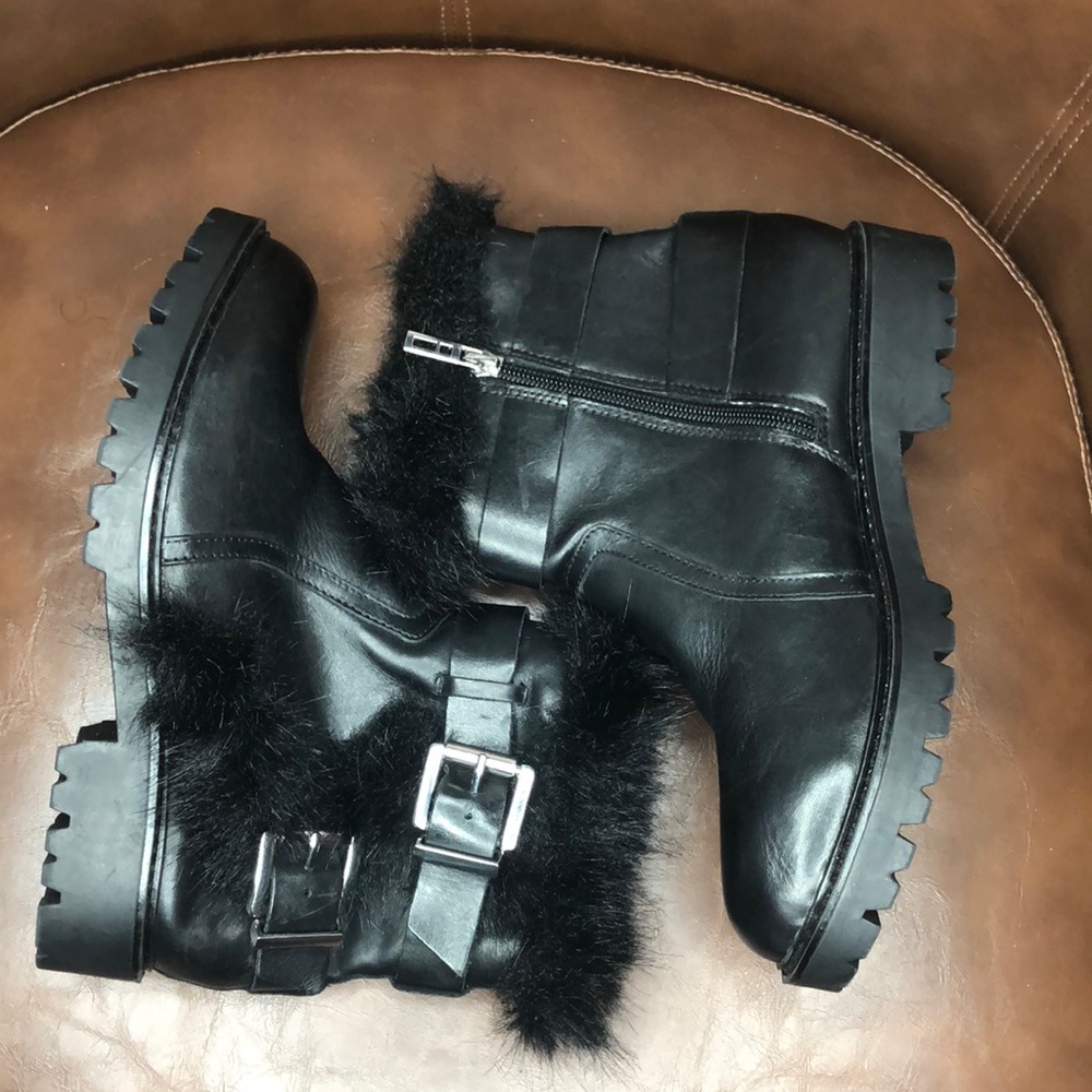 Charles David Reno Bootie - Picture 2 of 9